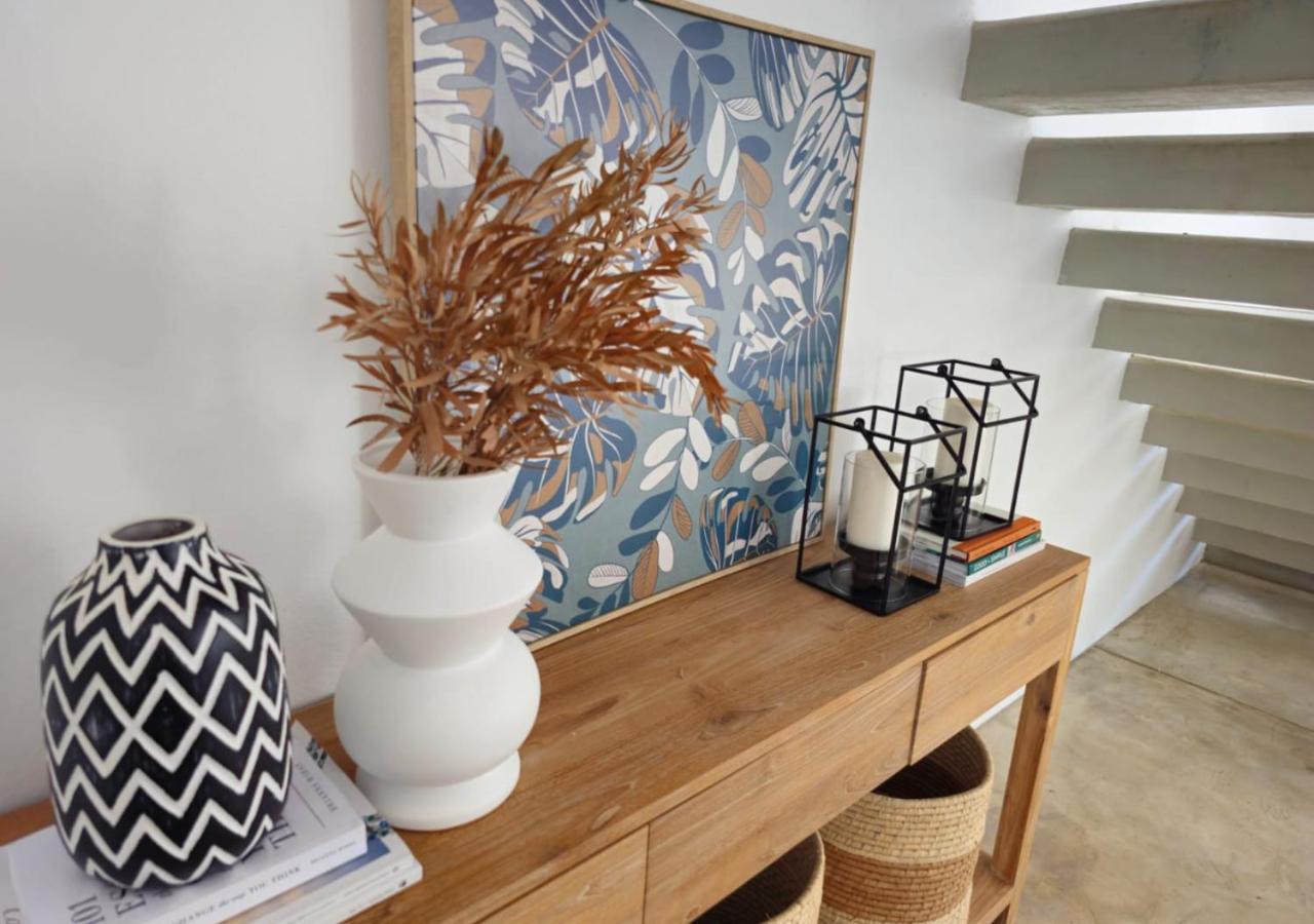 Modern Villa In Grand Bay - Short Walk To Beach Exterior foto